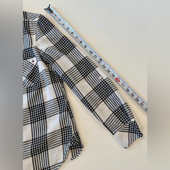 Tommy Hilfiger Plaid Flannel Metallic Stitch Button Down Logo Black White - Picture 8 of 14